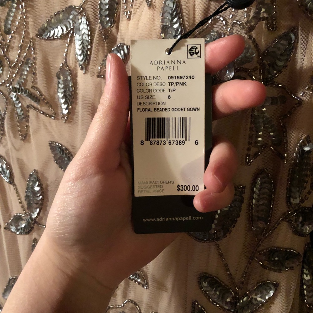 Beautiful gown, bought for wedding but never worn